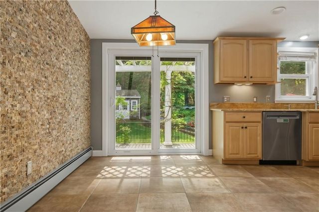 8 Ledgemont Drive, Lincoln, RI 02865
