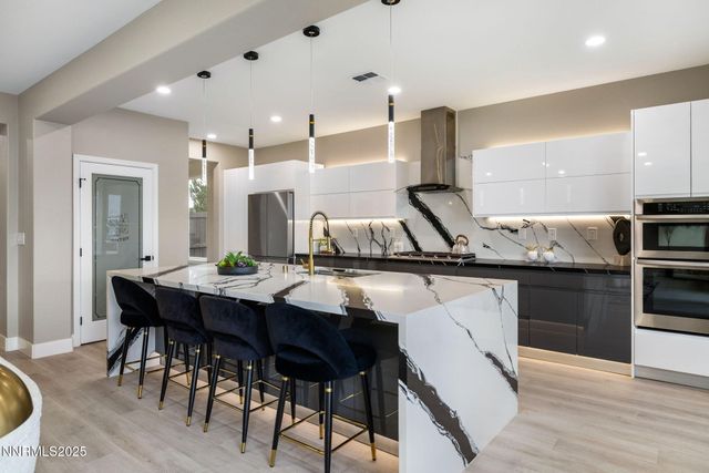 1120 University Park Court, Reno, NV 89512