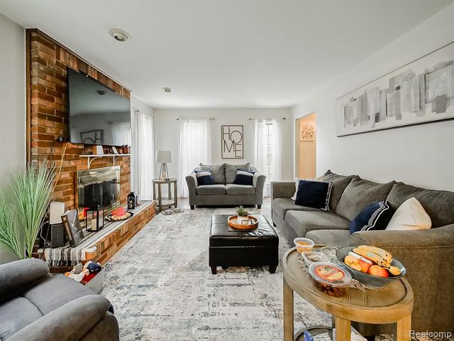 3688 Old Creek Road, Rochester Hills, MI 48307