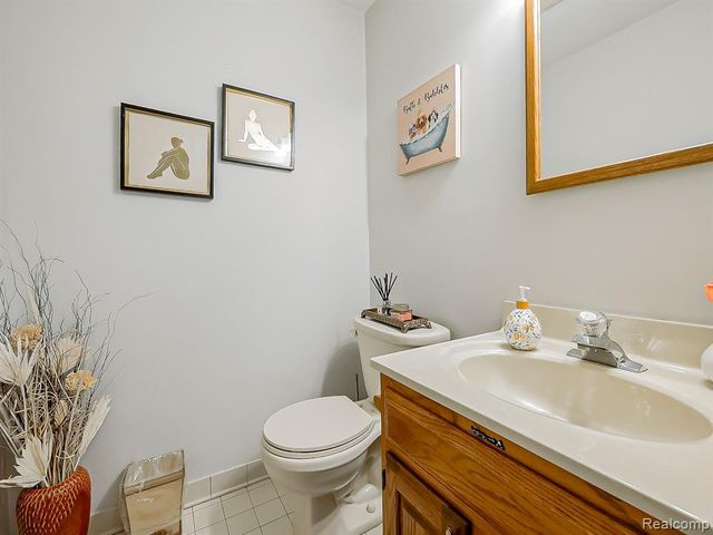 3688 Old Creek Road, Rochester Hills, MI 48307