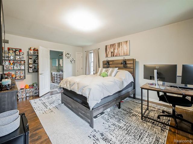 3688 Old Creek Road, Rochester Hills, MI 48307