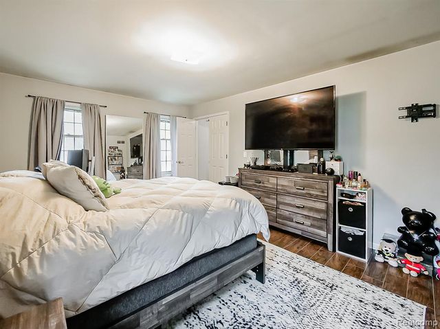 3688 Old Creek Road, Rochester Hills, MI 48307