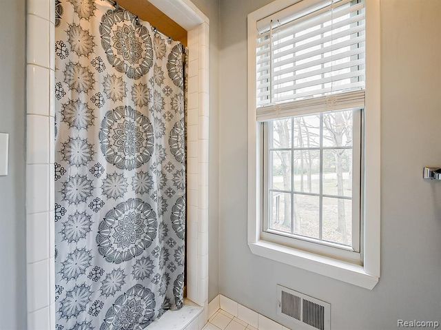 3688 Old Creek Road, Rochester Hills, MI 48307