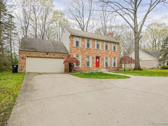 3688 Old Creek Road, Rochester Hills, MI 48307
