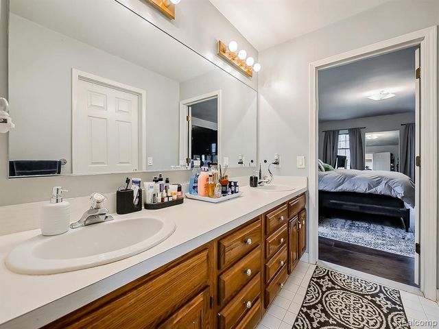 3688 Old Creek Road, Rochester Hills, MI 48307