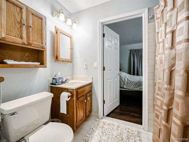 3688 Old Creek Road, Rochester Hills, MI 48307