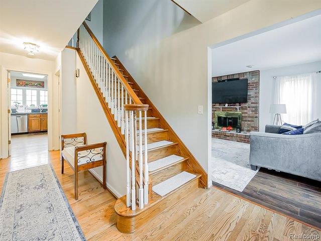 3688 Old Creek Road, Rochester Hills, MI 48307