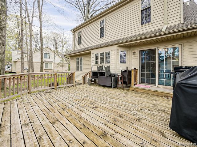 3688 Old Creek Road, Rochester Hills, MI 48307
