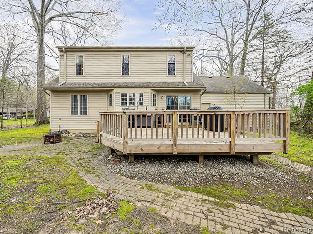 3688 Old Creek Road, Rochester Hills, MI 48307