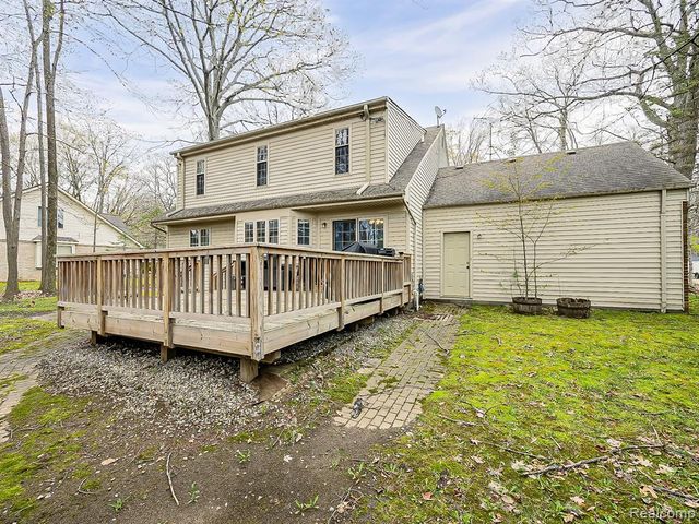 3688 Old Creek Road, Rochester Hills, MI 48307
