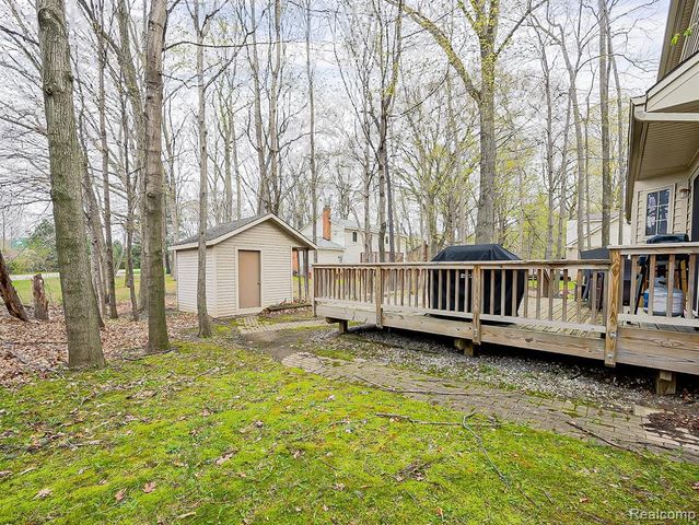 3688 Old Creek Road, Rochester Hills, MI 48307