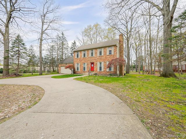 3688 Old Creek Road, Rochester Hills, MI 48307