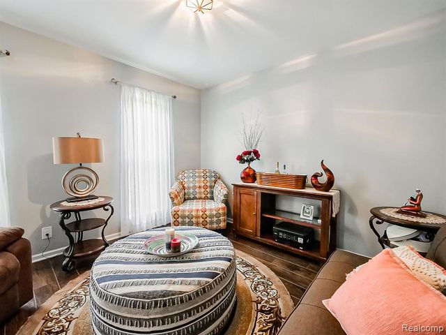 3688 Old Creek Road, Rochester Hills, MI 48307