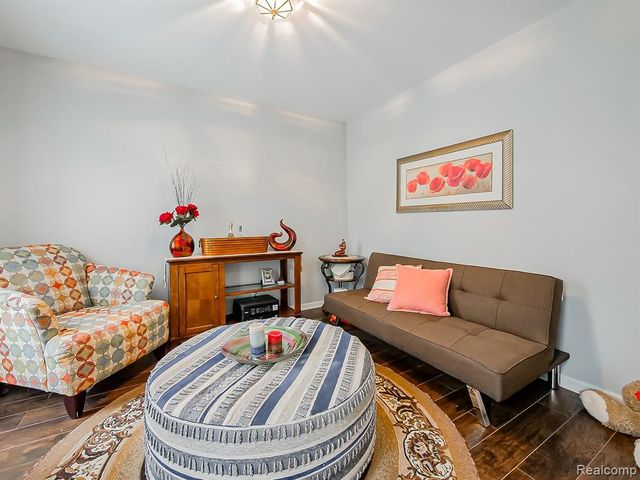 3688 Old Creek Road, Rochester Hills, MI 48307
