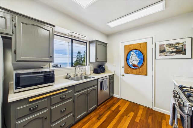 82 Fawn Drive, Shelter Cove, CA 95589