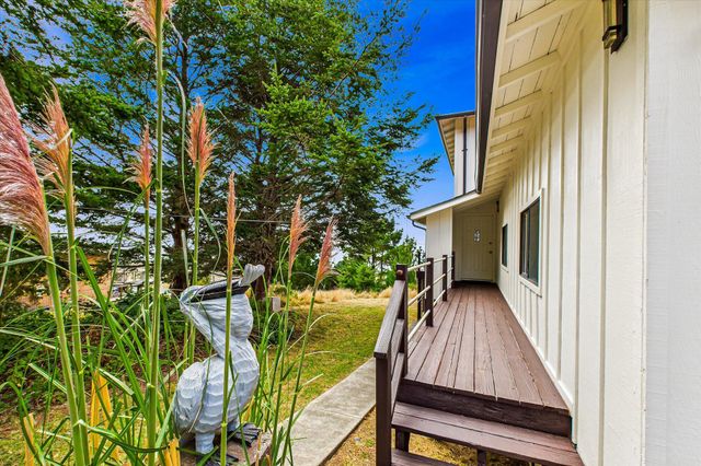 82 Fawn Drive, Shelter Cove, CA 95589