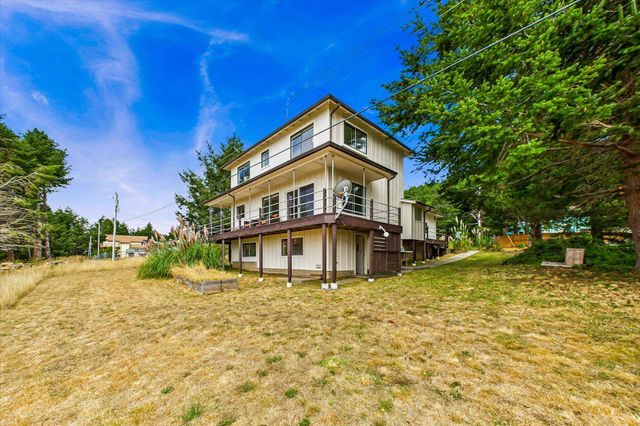 82 Fawn Drive, Shelter Cove, CA 95589