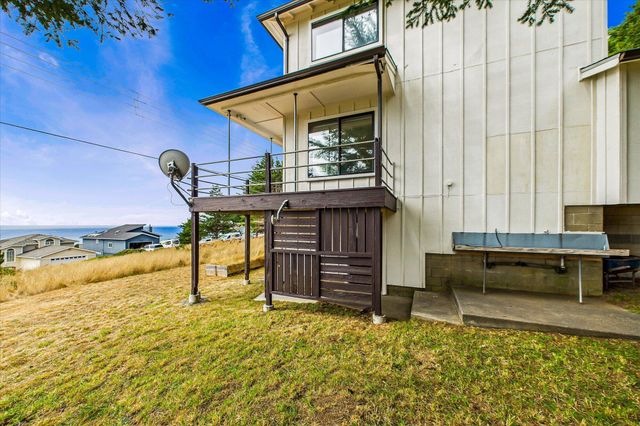 82 Fawn Drive, Shelter Cove, CA 95589