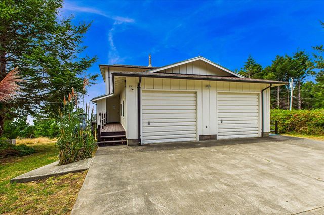 82 Fawn Drive, Shelter Cove, CA 95589