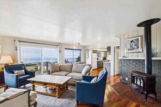 82 Fawn Drive, Shelter Cove, CA 95589