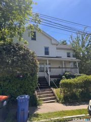 71 Yale Street, Meriden, CT 06450