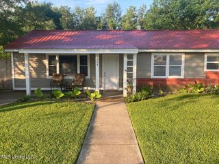 534 Saint John Street, Bay Saint Louis, MS 39520
