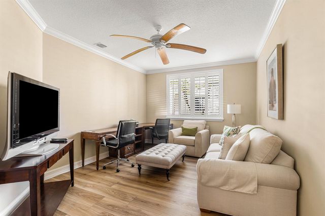 101 Palm Bay Circle A, Palm Beach Gardens, FL 33418
