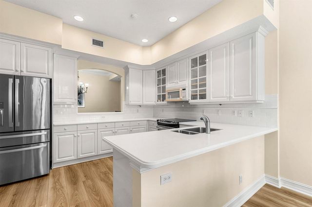 101 Palm Bay Circle A, Palm Beach Gardens, FL 33418