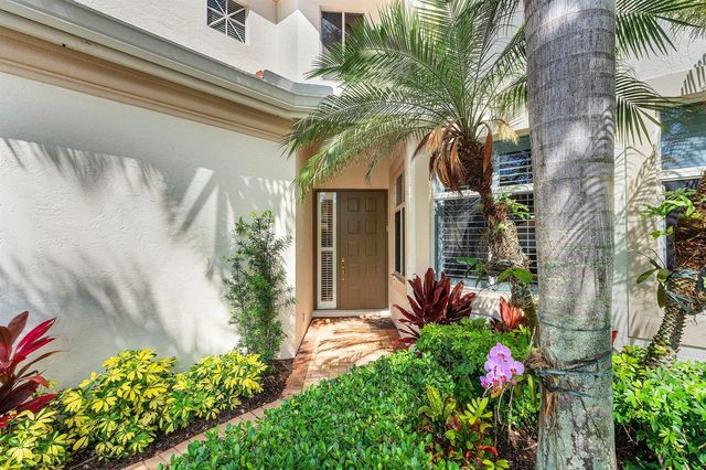101 Palm Bay Circle A, Palm Beach Gardens, FL 33418