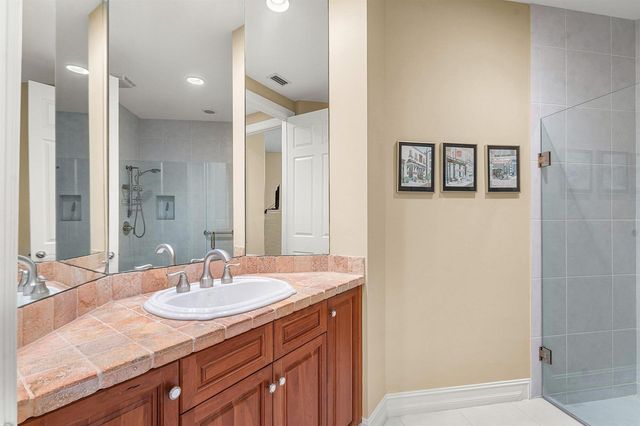 101 Palm Bay Circle A, Palm Beach Gardens, FL 33418
