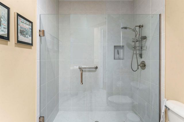 101 Palm Bay Circle A, Palm Beach Gardens, FL 33418