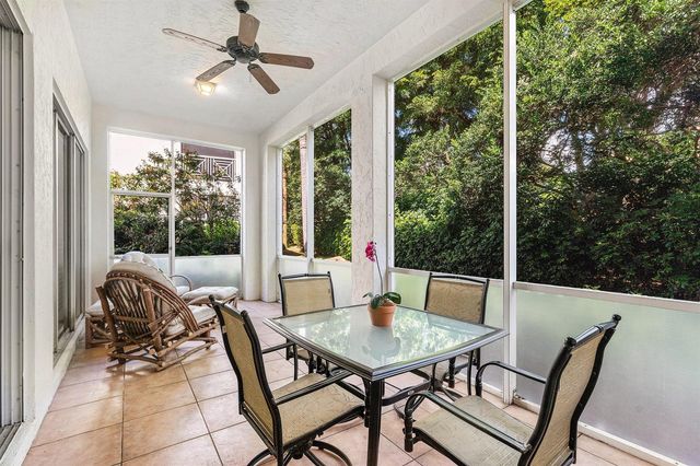 101 Palm Bay Circle A, Palm Beach Gardens, FL 33418