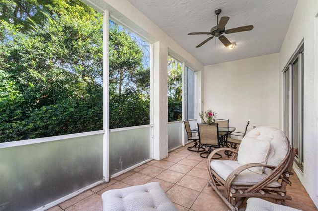 101 Palm Bay Circle A, Palm Beach Gardens, FL 33418