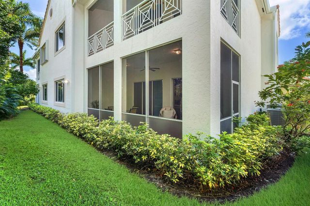 101 Palm Bay Circle A, Palm Beach Gardens, FL 33418