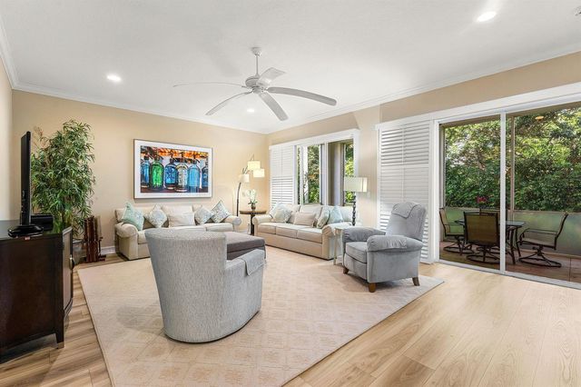 101 Palm Bay Circle A, Palm Beach Gardens, FL 33418