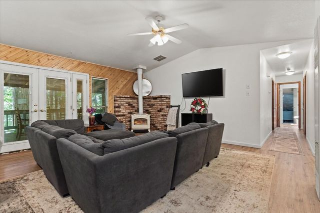 3205 Castlewood Cir, Pollock Pines, CA 95726