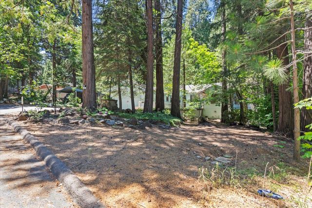 3205 Castlewood Cir, Pollock Pines, CA 95726