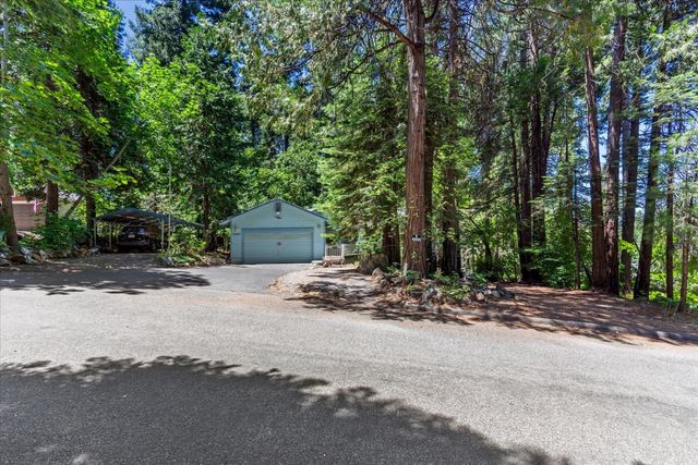 3205 Castlewood Cir, Pollock Pines, CA 95726