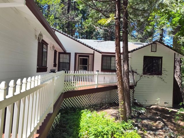 3205 Castlewood Cir, Pollock Pines, CA 95726