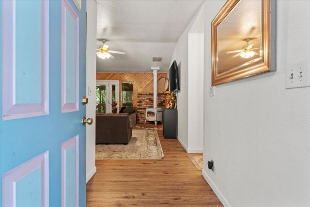 3205 Castlewood Cir, Pollock Pines, CA 95726