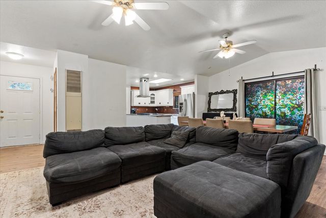 3205 Castlewood Cir, Pollock Pines, CA 95726