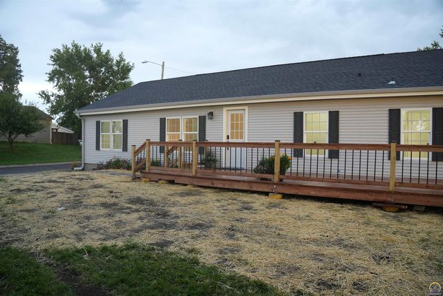 1721 SW 72nd Pl, Topeka, KS 66619