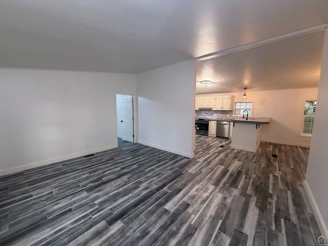 1721 SW 72nd Pl, Topeka, KS 66619