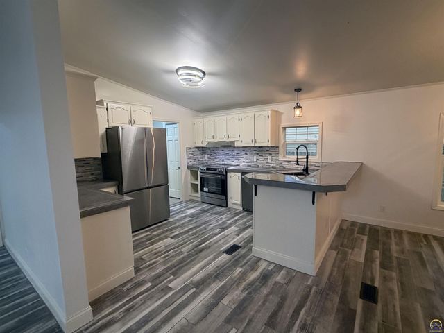 1721 SW 72nd Pl, Topeka, KS 66619