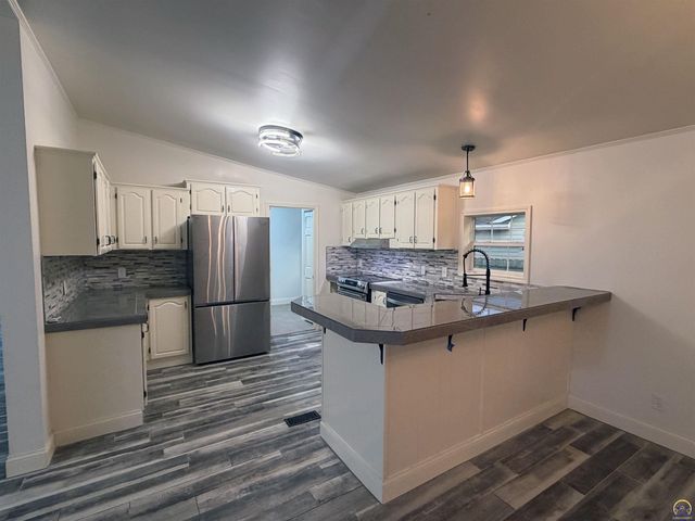 1721 SW 72nd Pl, Topeka, KS 66619