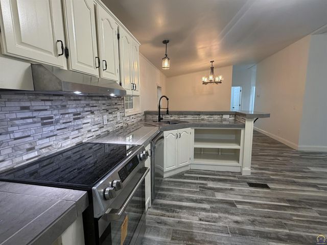 1721 SW 72nd Pl, Topeka, KS 66619