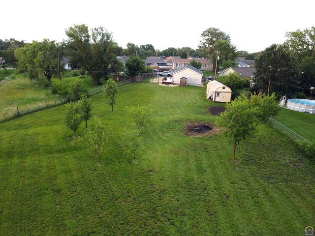1721 SW 72nd Pl, Topeka, KS 66619