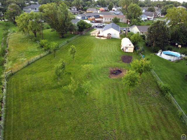 1721 SW 72nd Pl, Topeka, KS 66619