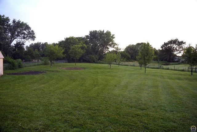 1721 SW 72nd Pl, Topeka, KS 66619