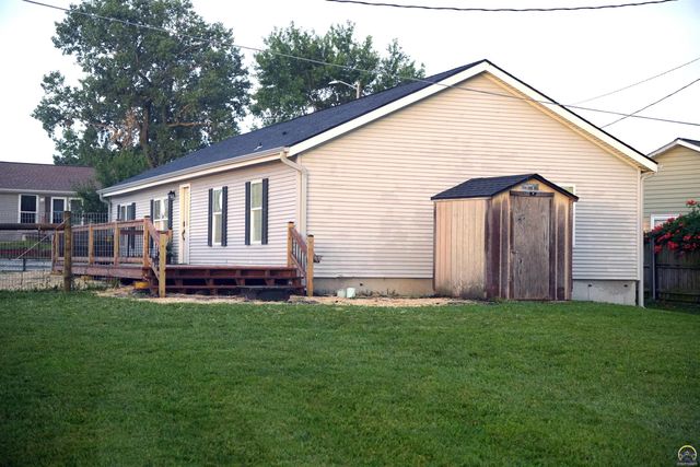 1721 SW 72nd Pl, Topeka, KS 66619